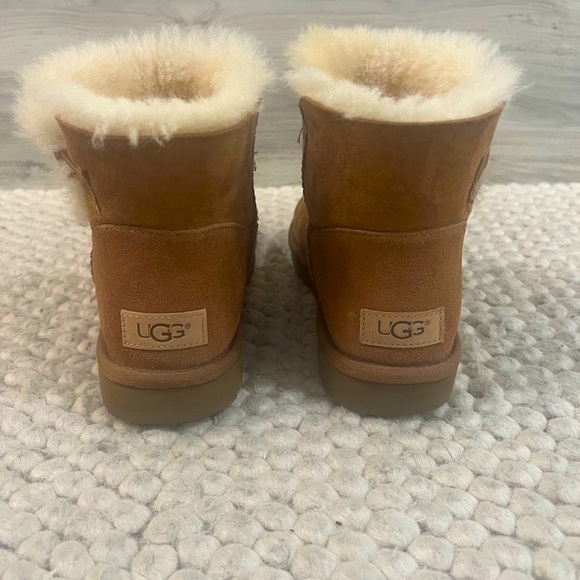 UGG Womens Bailey Button II Boot Chestnut - Picture 11 of 13